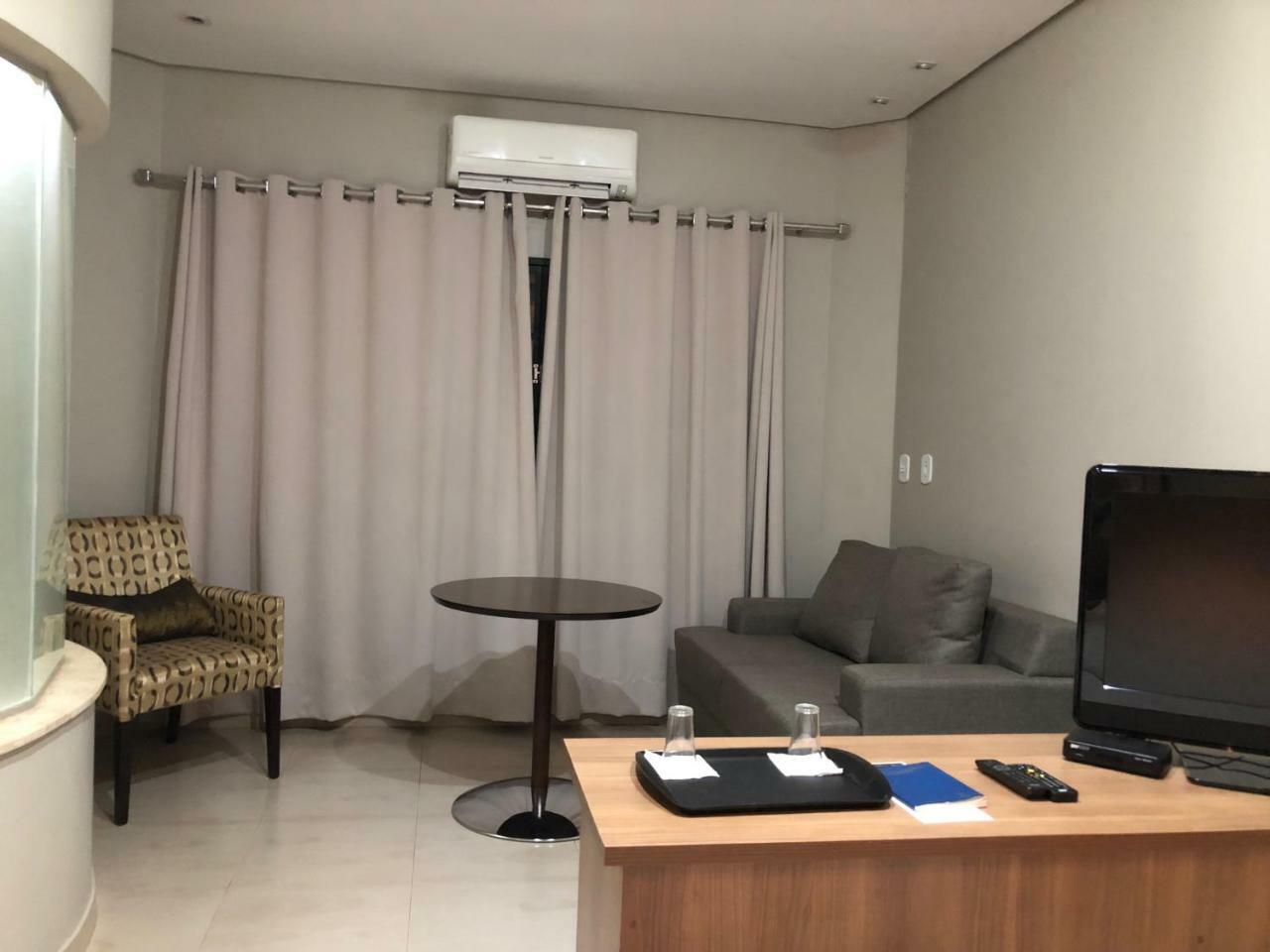 Cast Comfort Hotel Paranaíba Exteriör bild
